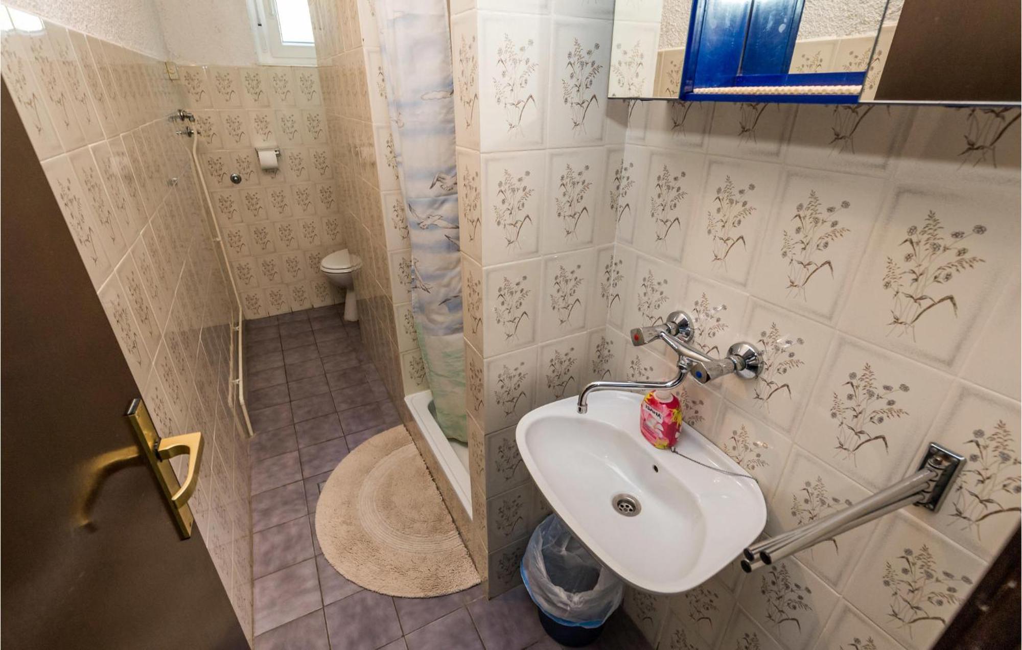 4 Bedroom Awesome Apartment In Sveti Juraj Exterior foto
