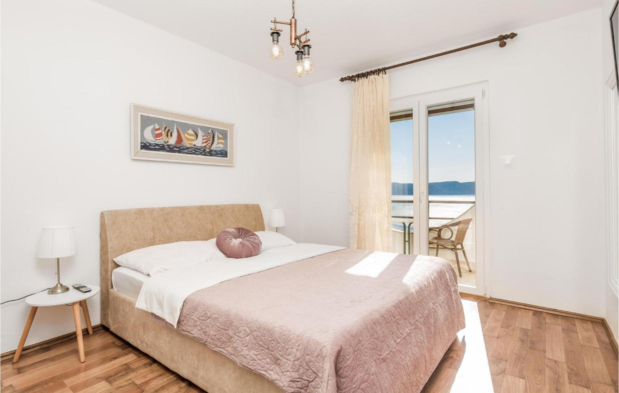 4 Bedroom Awesome Apartment In Sveti Juraj Exterior foto